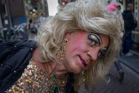 sex met travestiet|Tengere transvrouw hardcore geneukt door travestiet schoonheid